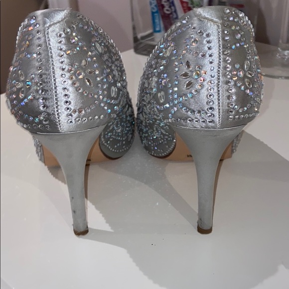 Sparkly sliver Heels with jewels - Picture 4 of 4